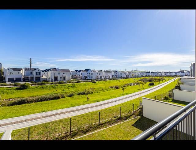 3 BEDROOM APARTMENT FOR SALE IN CROYDON